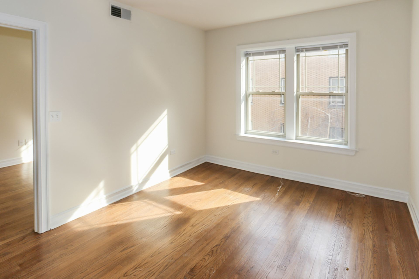 3808 North SHEFFIELD Ave. Apt. Image 8