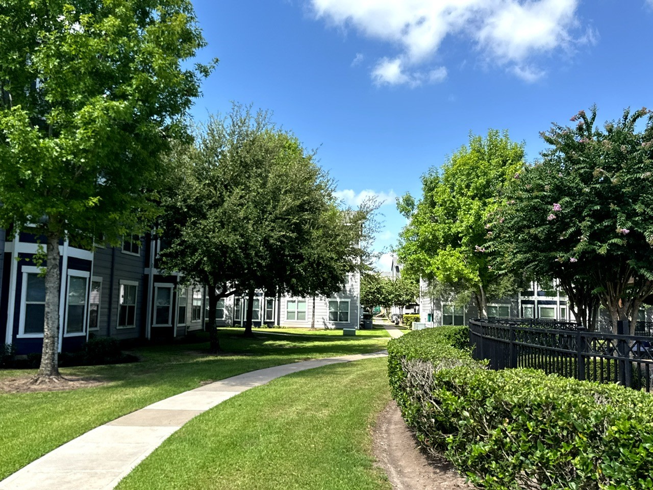 The Crossings at Hillcroft Image 9