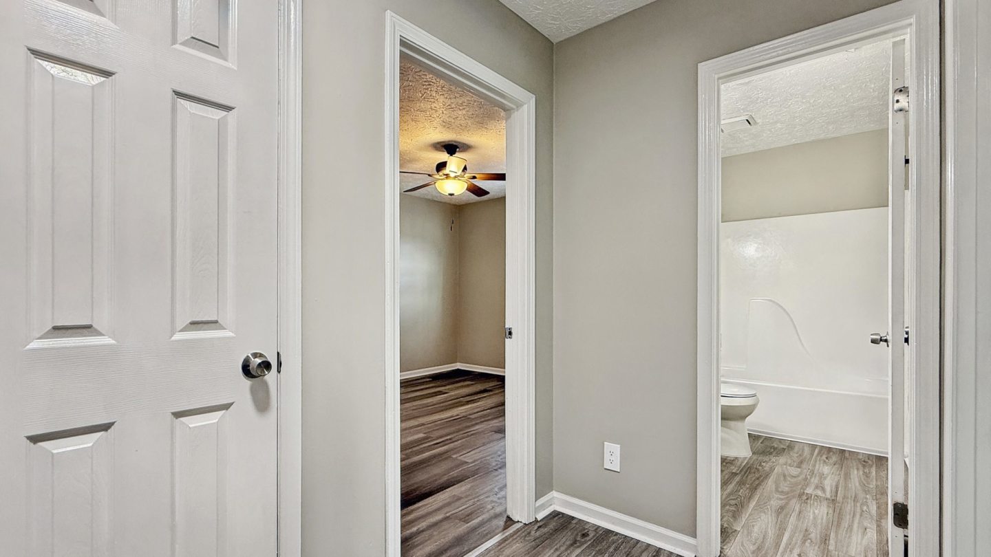 Holly Hills Image 25