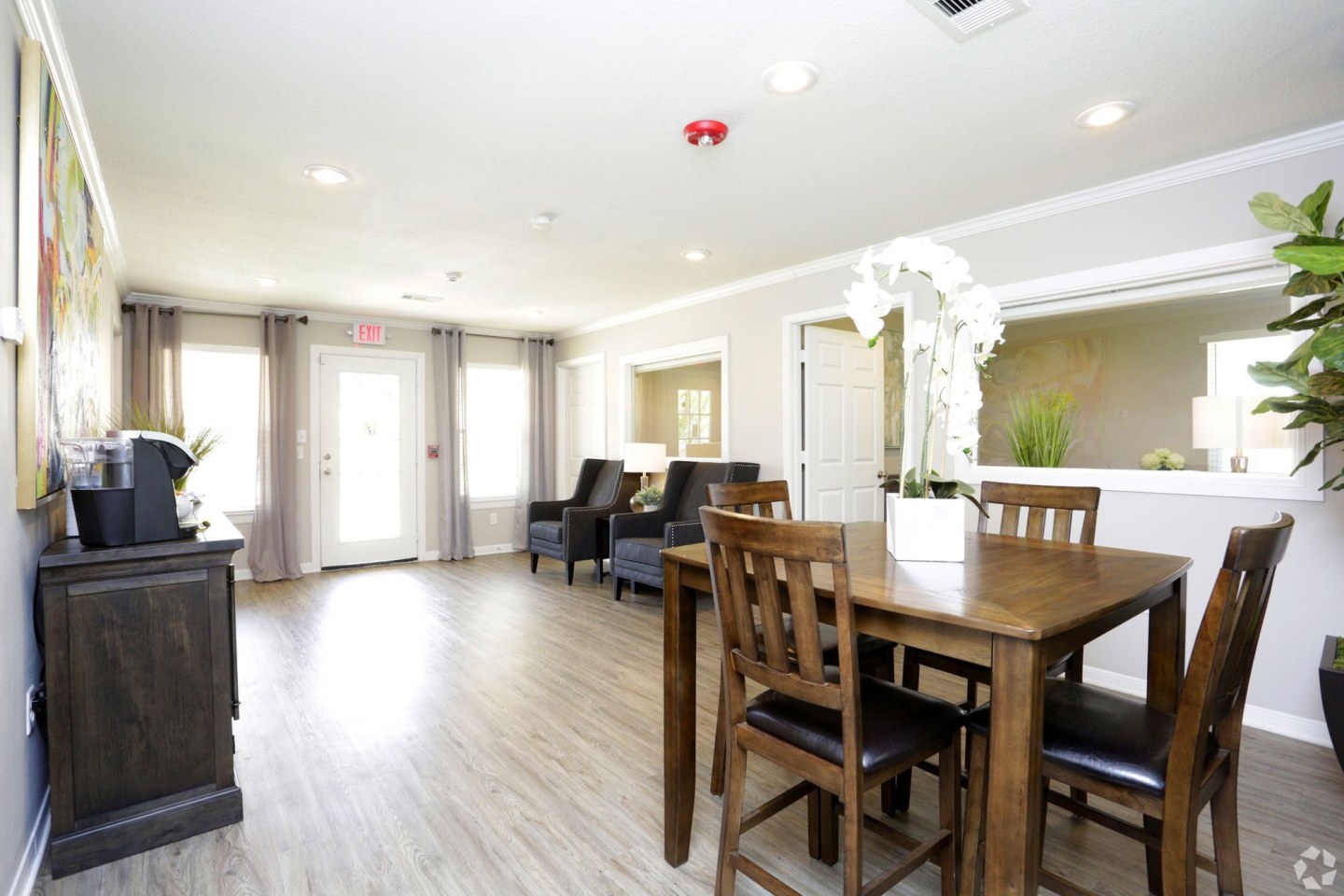 Pindo Pointe Apartments Image 4