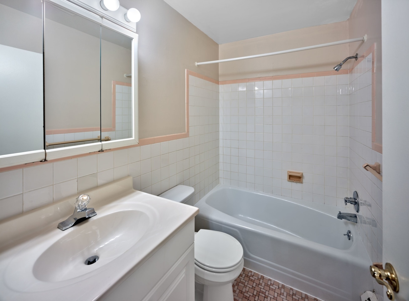 Gladmar Court Image 9