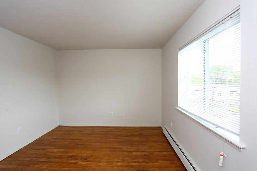Woodbury Apartments Image 11
