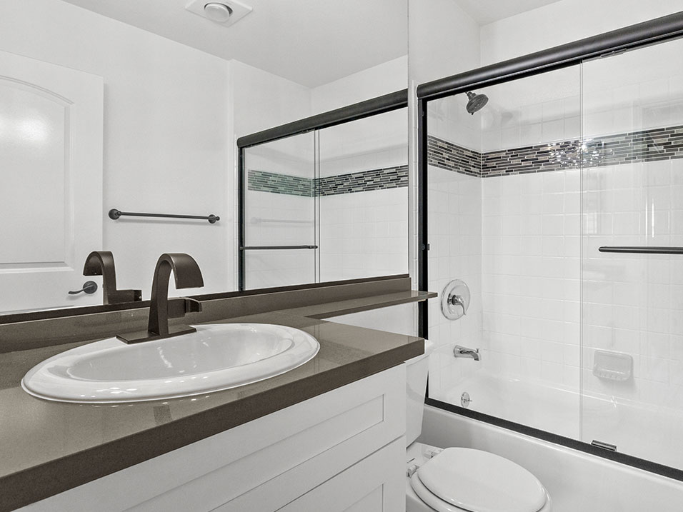 Catalina Apartments Image 10