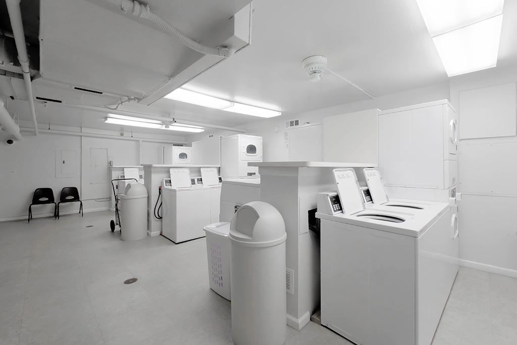 65 East Scott Street Building Image 11