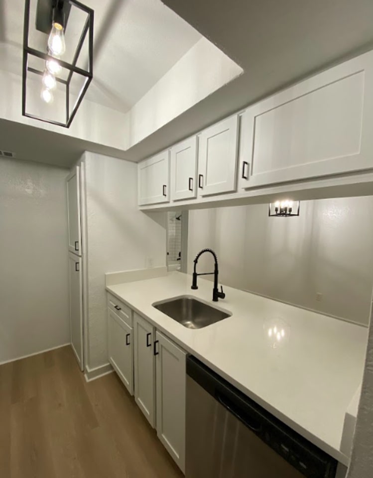 Townhollow Apartments Image 3