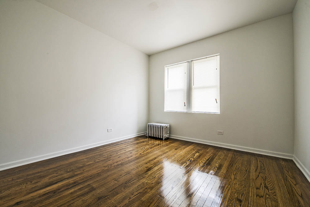 7752 S CORNELL AVE Image 3