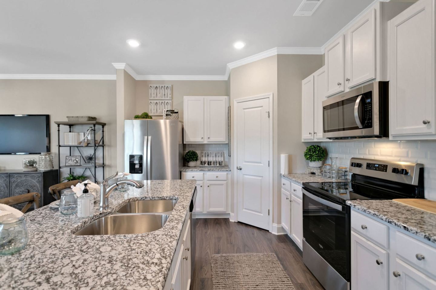 Residences at the Bluffs - Homes for Rent Image 4