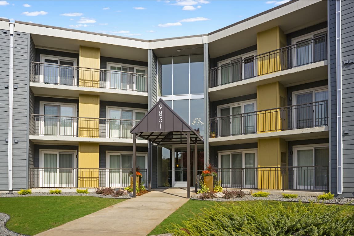 Pebblebrook Court Image 11