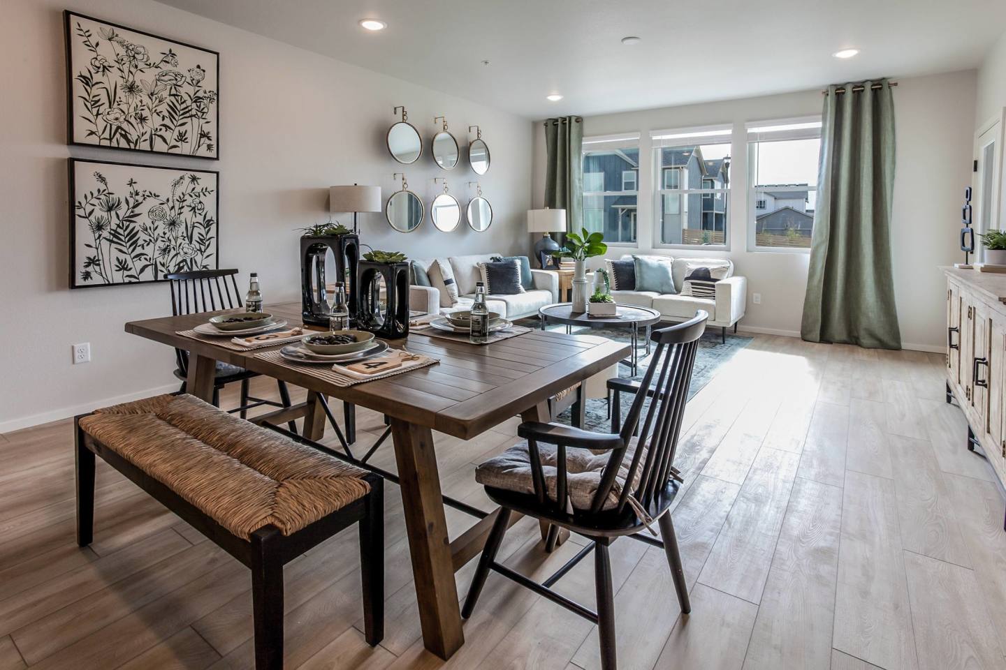 Bloom Rental Living Image 42