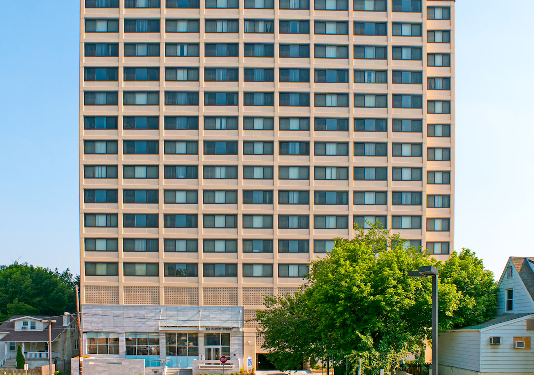 Silver Spring Towers Image 11