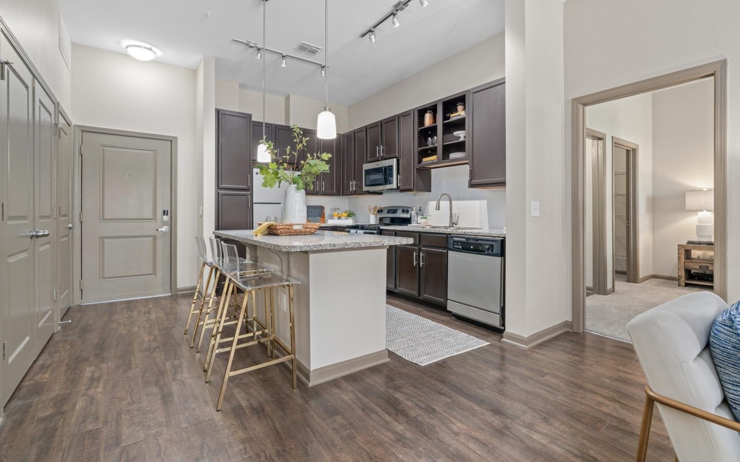 Riverhouse Image 6