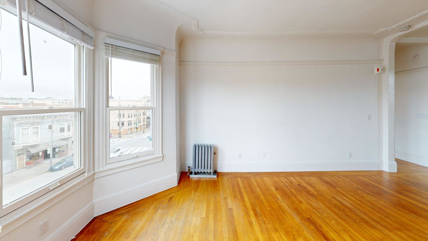 4540 California Image 8