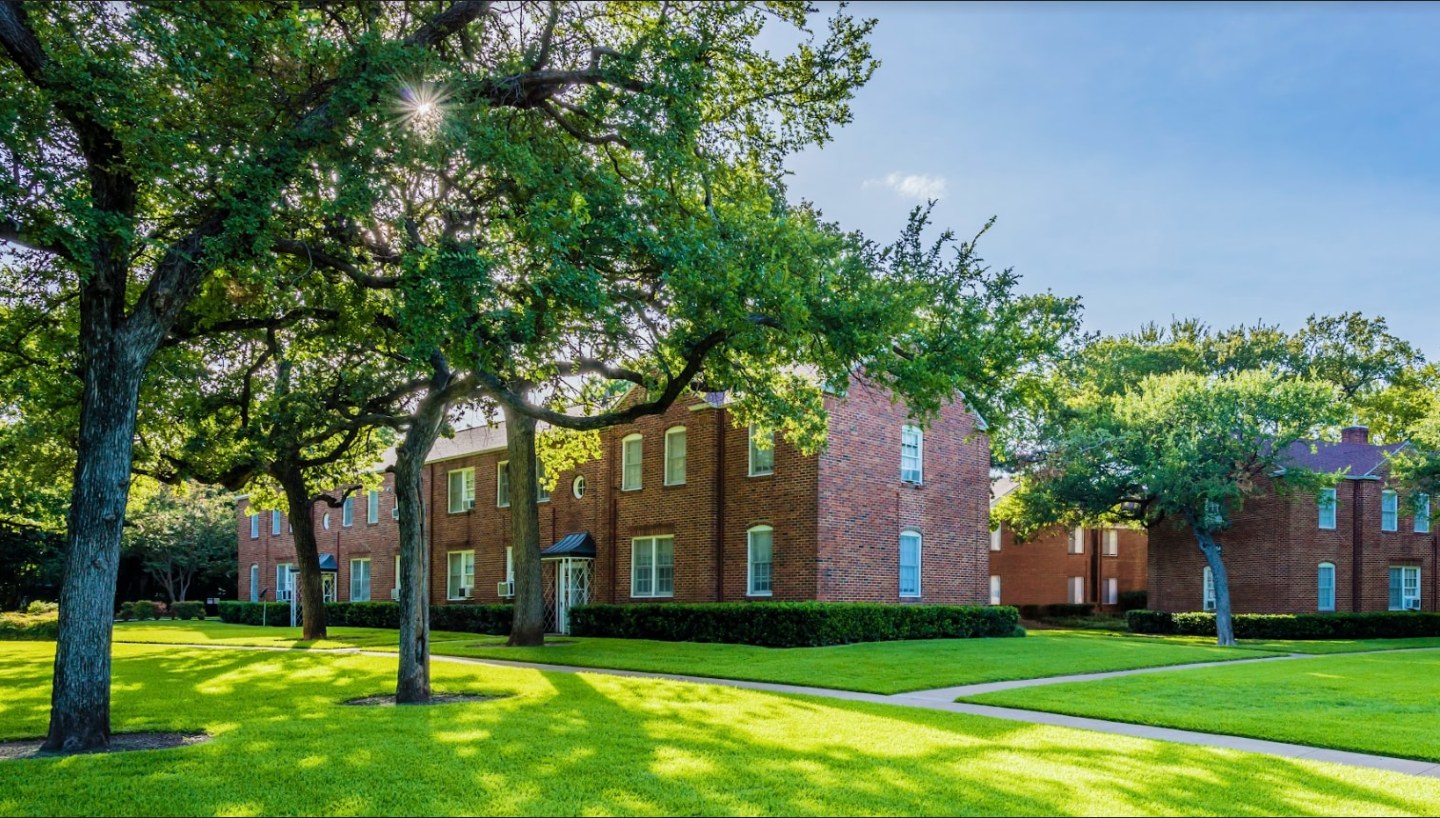 Crestwood Place Apartments Image 11