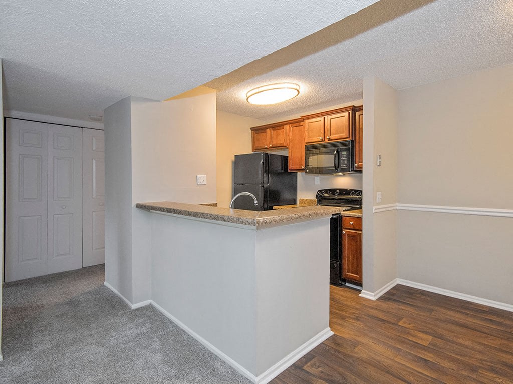 Sommerset Place Apartments Image 15