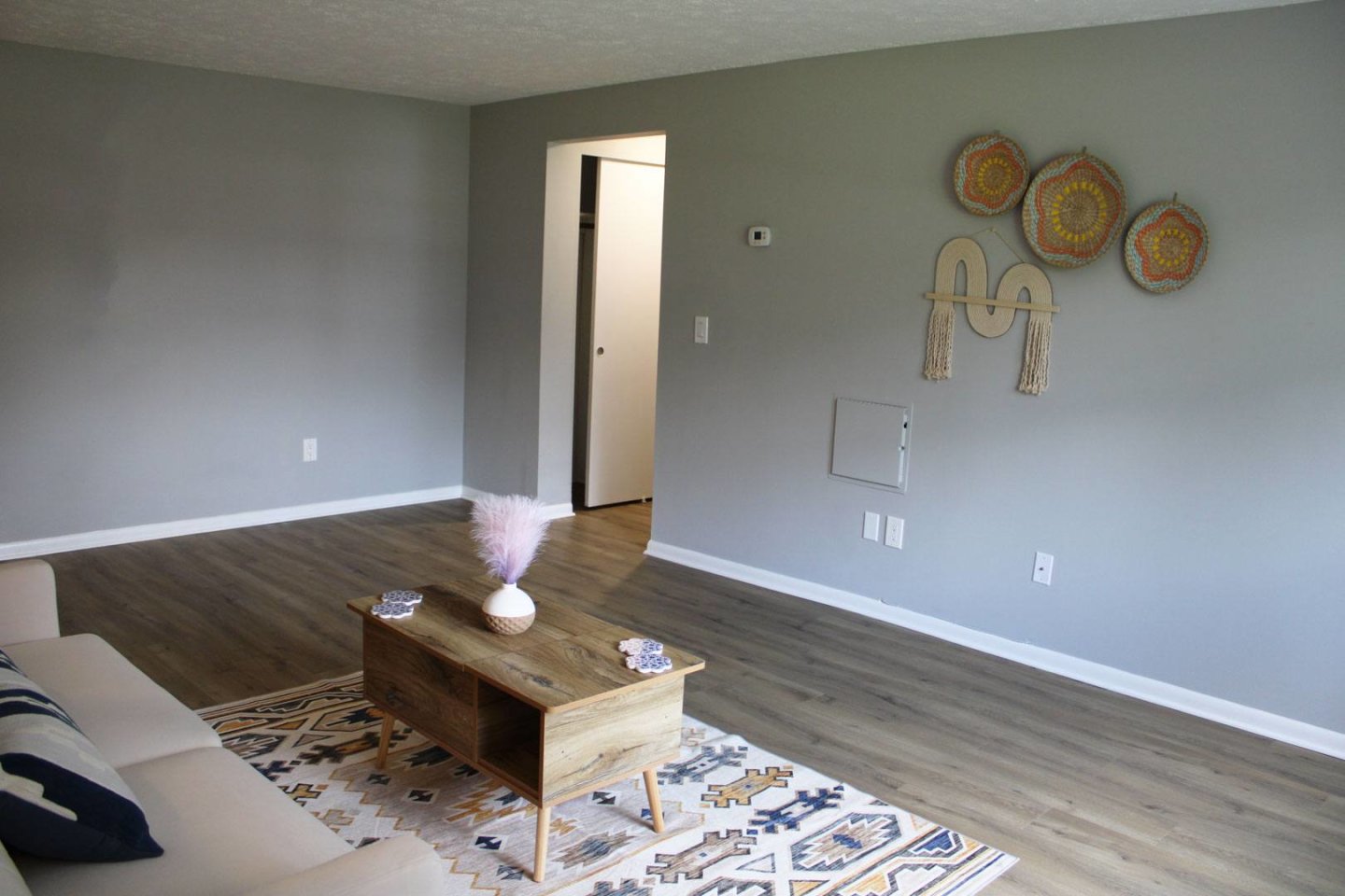 Highview Manor Apartments Image 7