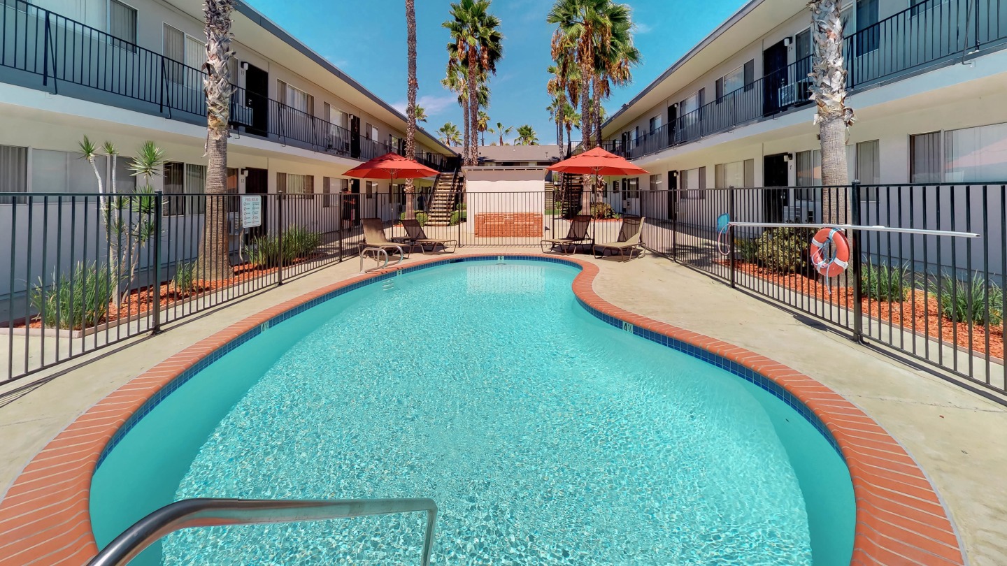 Palms of La Mesa Image 2