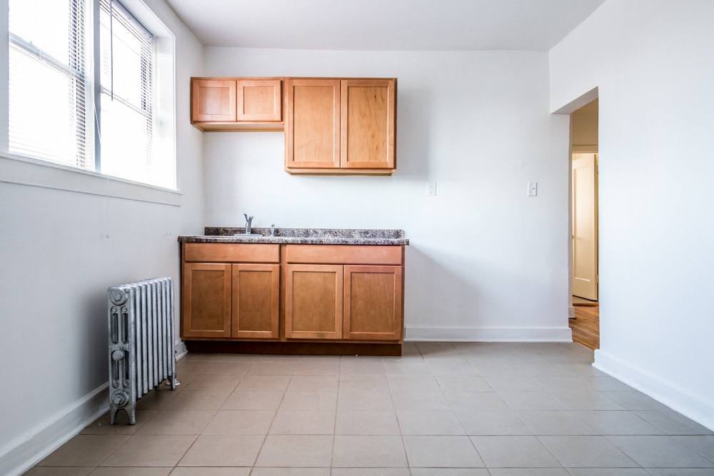 6705 S Michigan Image 4