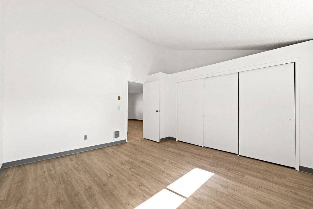 Coast Pine Apartments Image 2