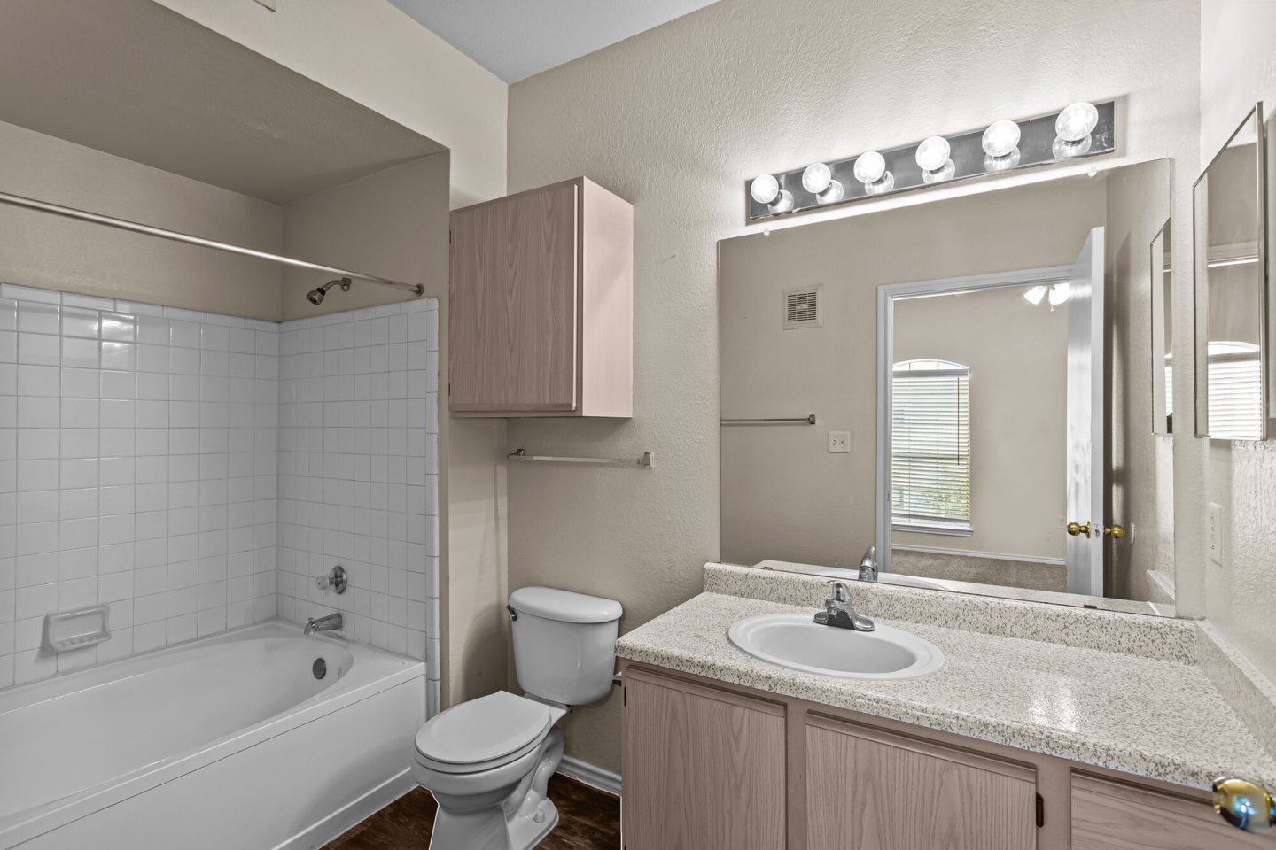 Fountains of Burleson Apartments Image 17