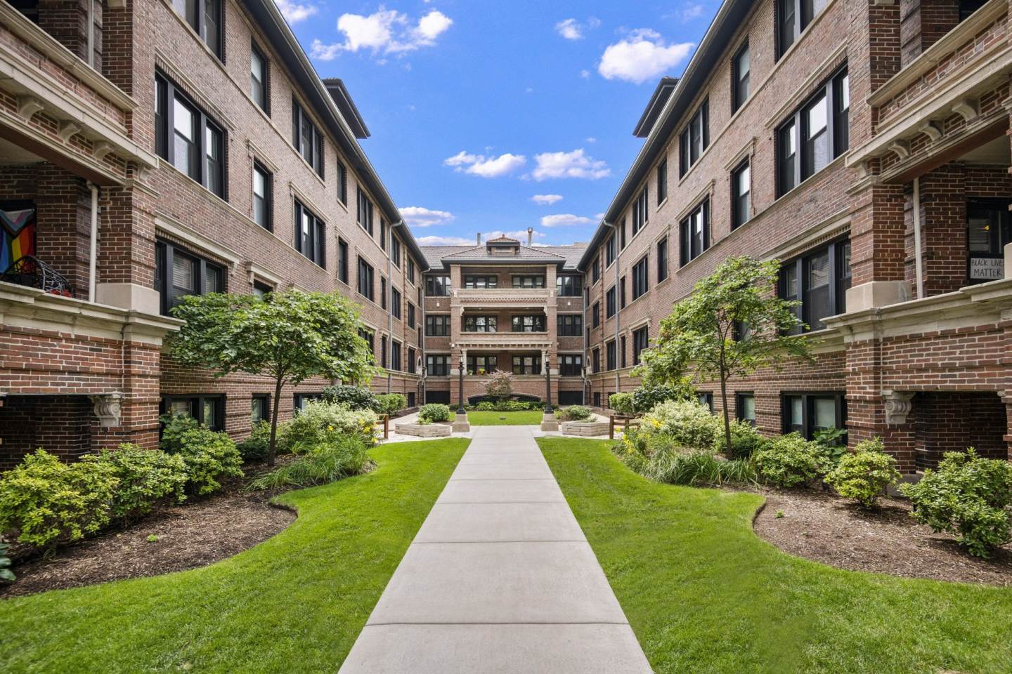 Reside on Irving Park Image 8