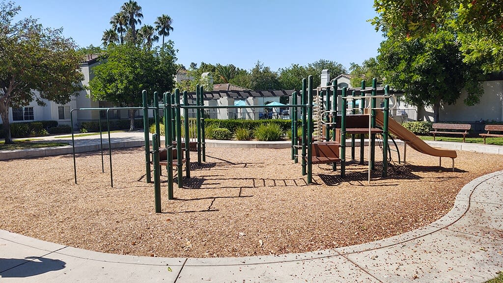 Deerwood Apartments Image 10