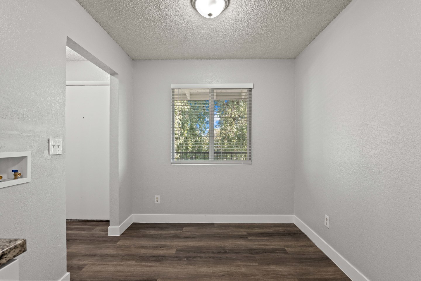 Mariposa Flats Image 3