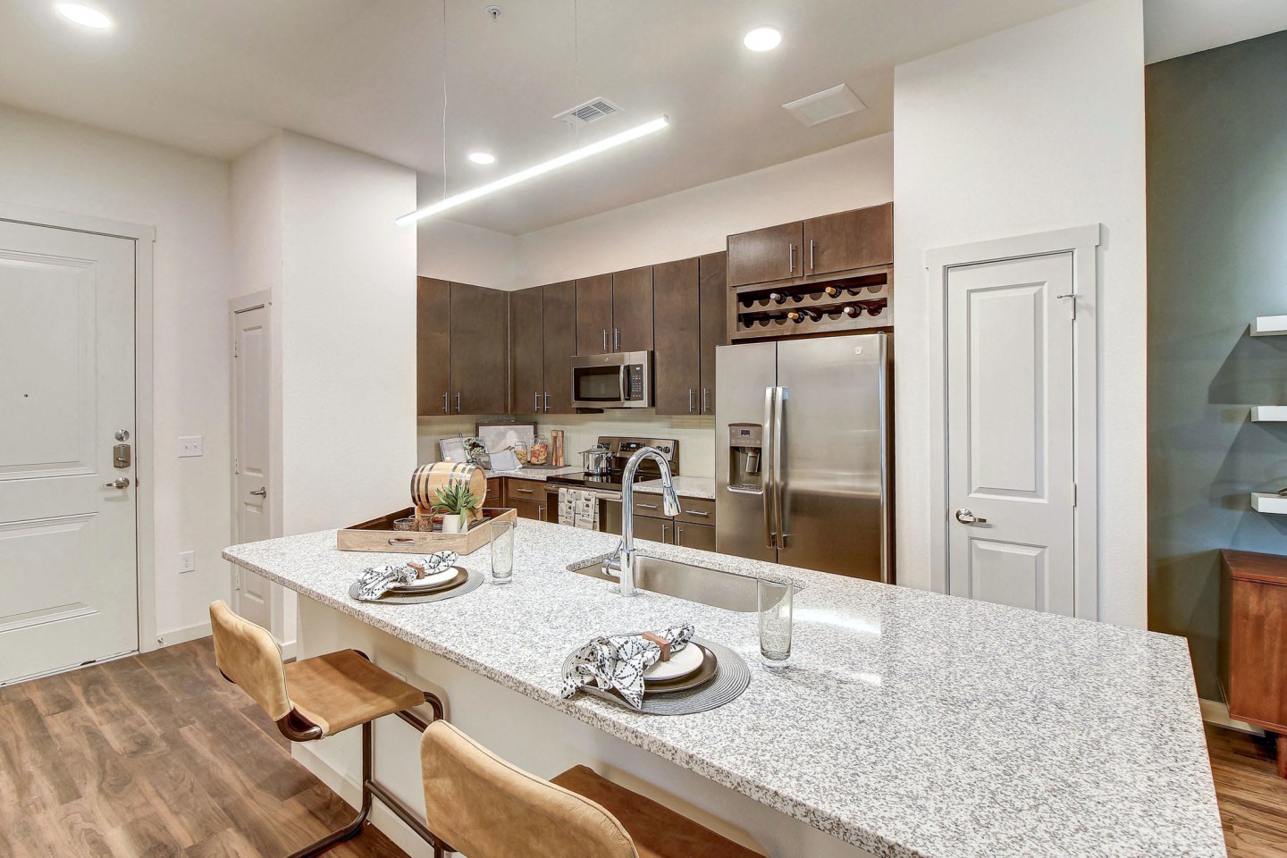 OXLY Apartments Image 4