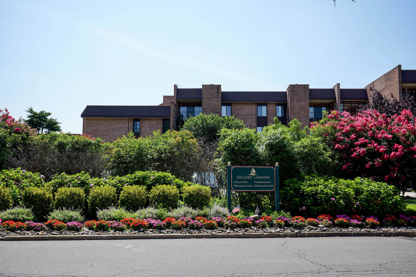 Delaire Landing Image 59