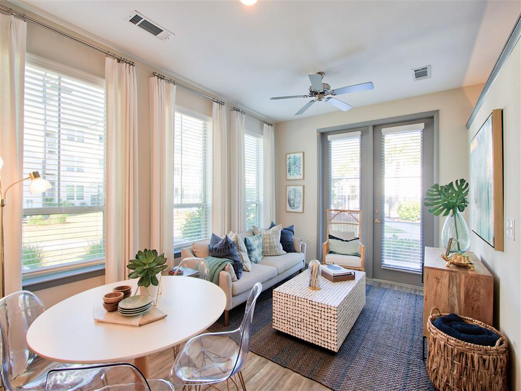 Summer Wind Apartments Image 6