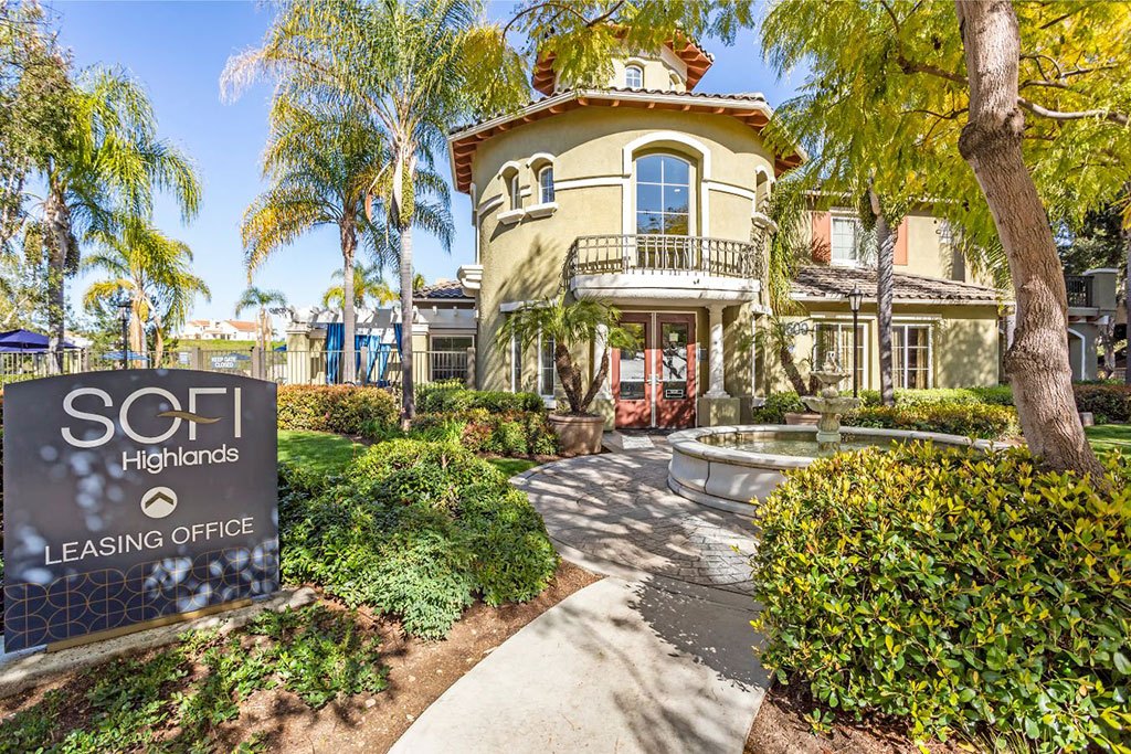 Compass Pointe Image 1