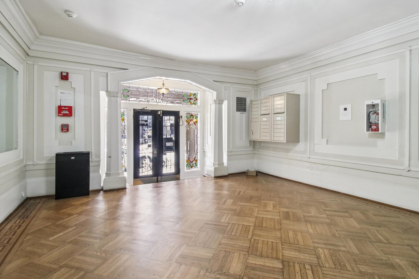 814 California Image 9