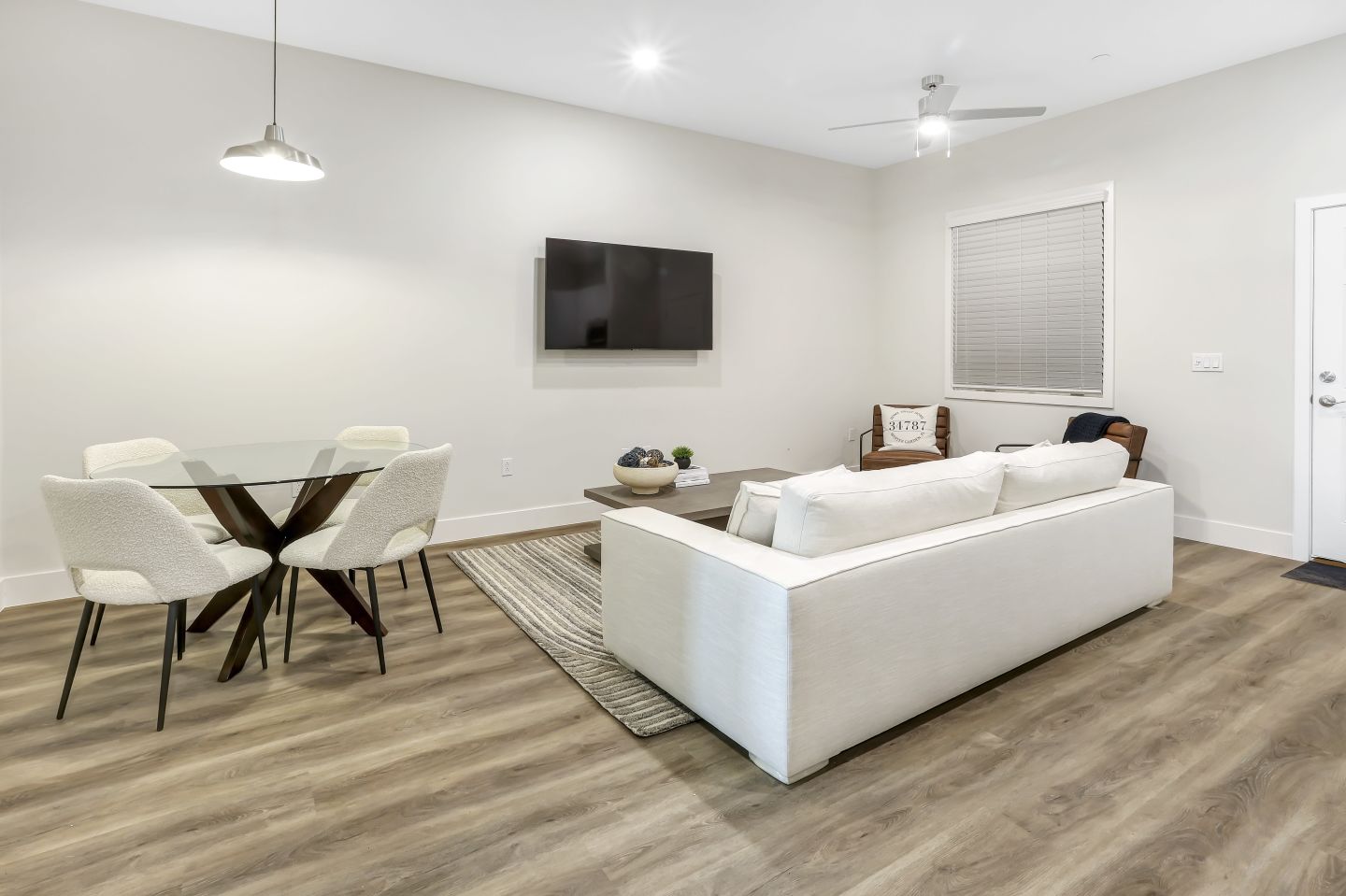 Smith + Main Boutique Living Image 10