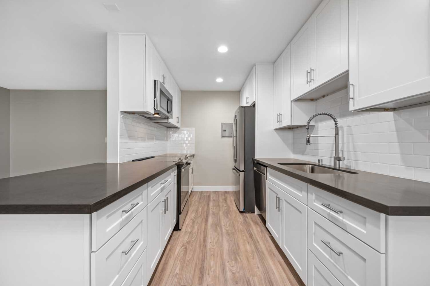 Los Robles Apartments Image 18