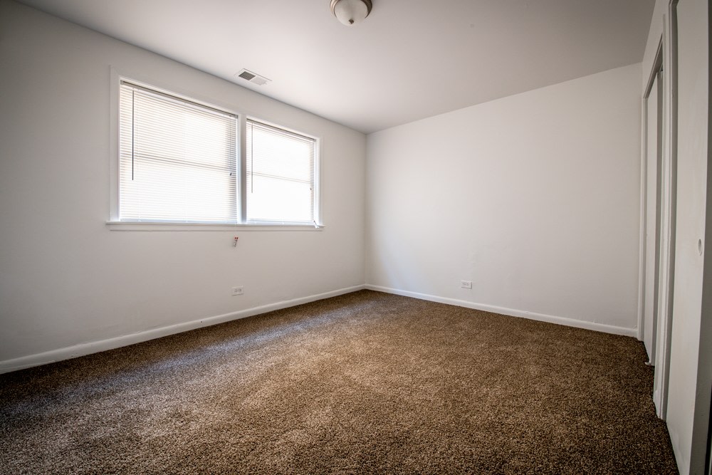 10933 S Vernon Image 4