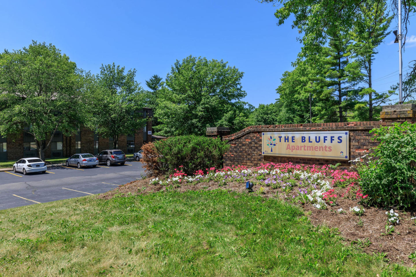 The Bluffs Apartments Image 41