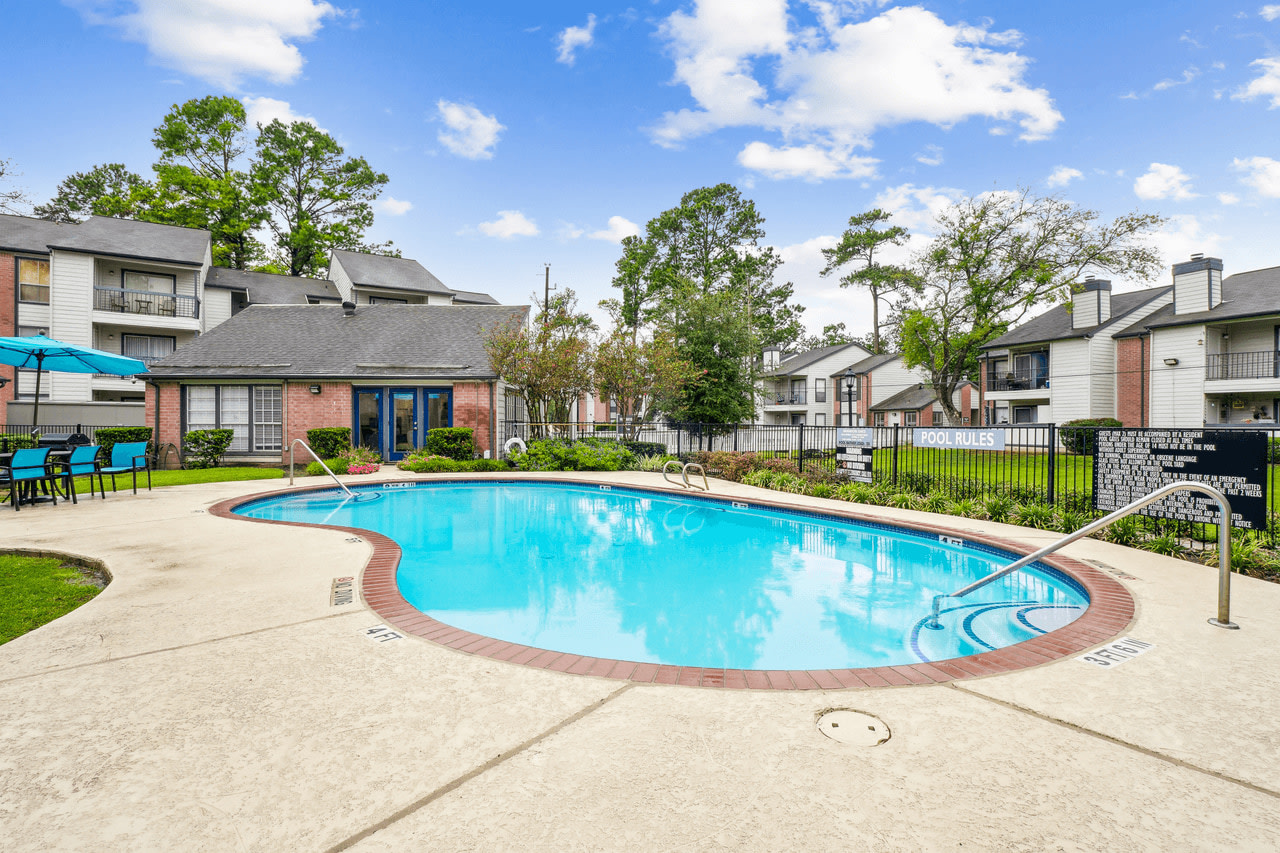 Brandon Oaks Apartments Image 2