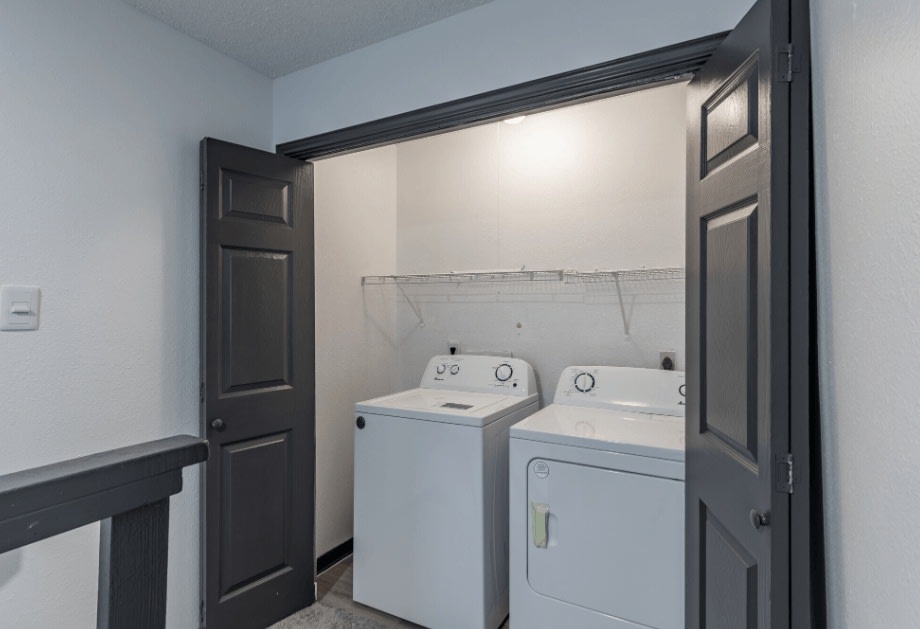 Tradewinds Apartment Homes Image 1