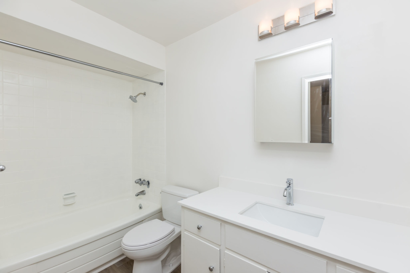 888 Vermont Street Image 15