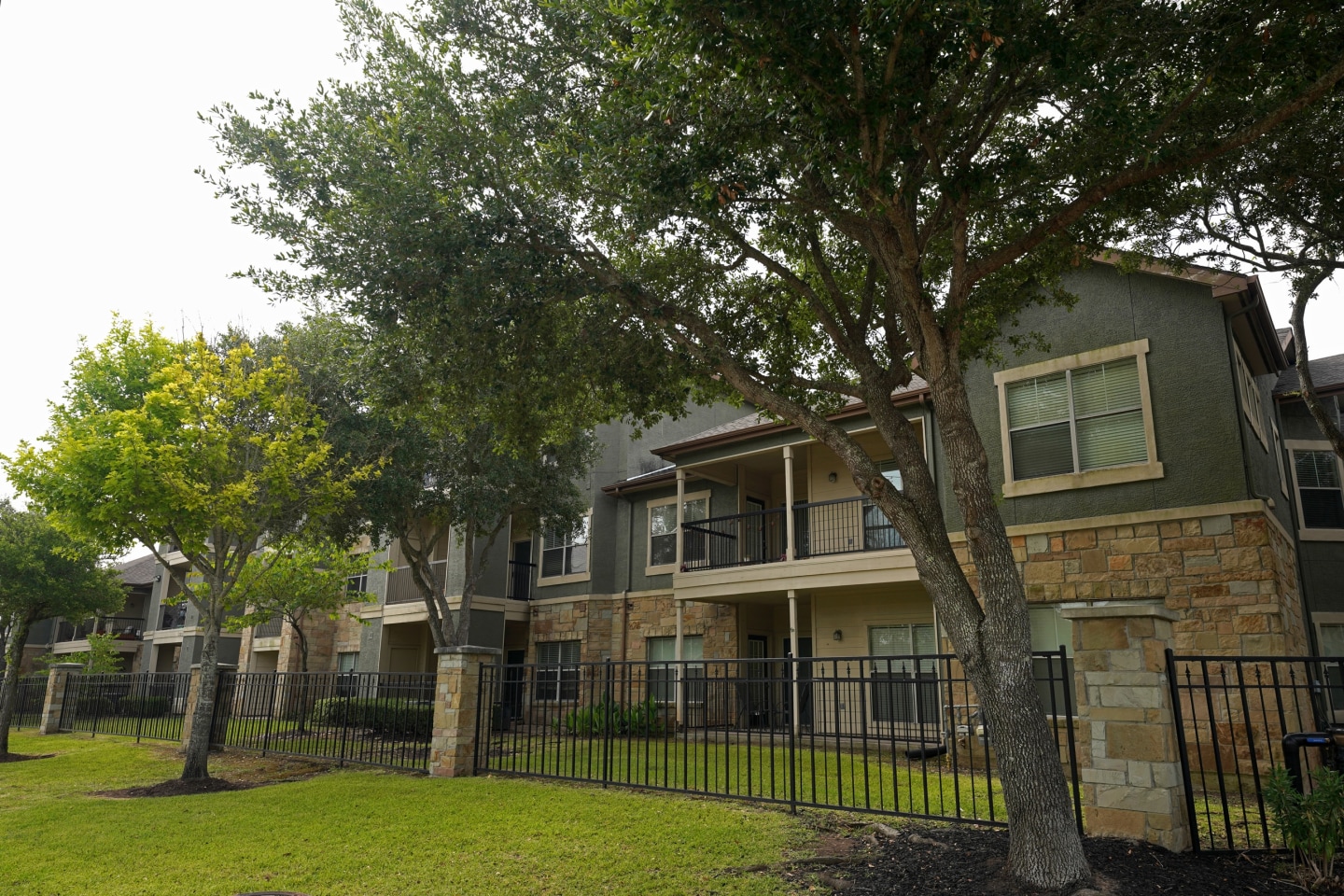 Residences at  Riverpark West Image 51