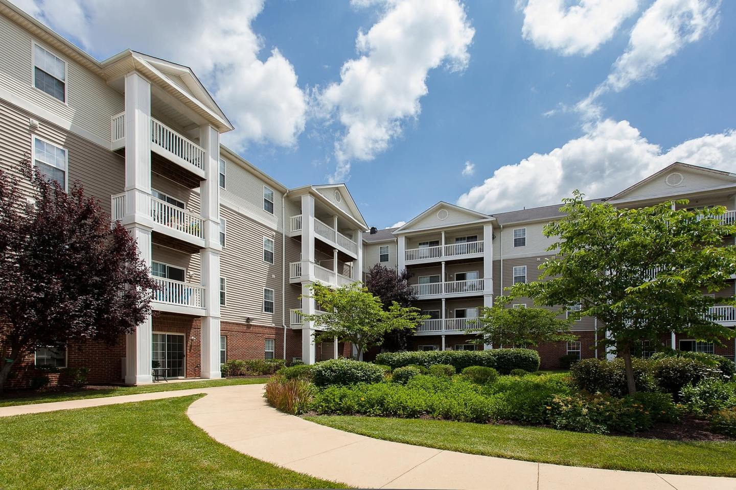 Senior Housing - Manchester Lakes Apartment Homes Image 31