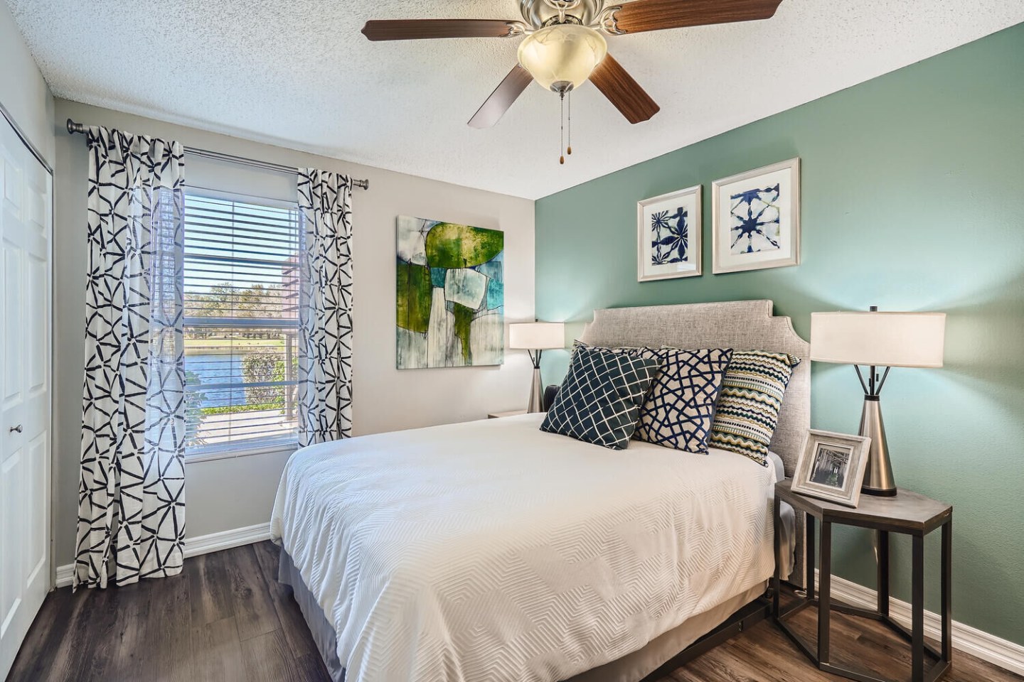 Lakeside Central Apartments Image 8
