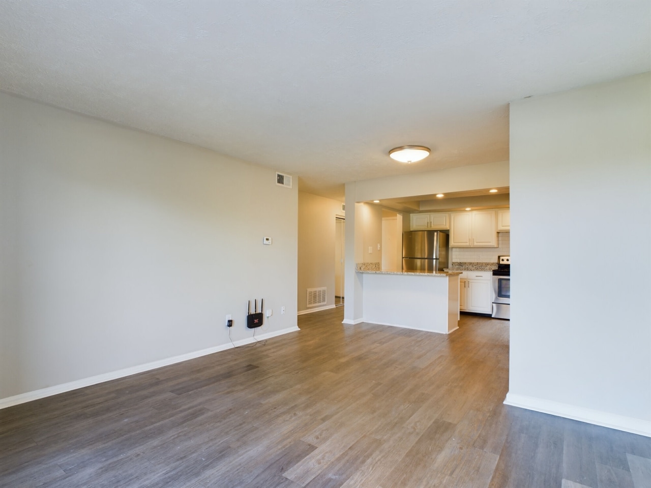 Edgewater Apartments Image 11