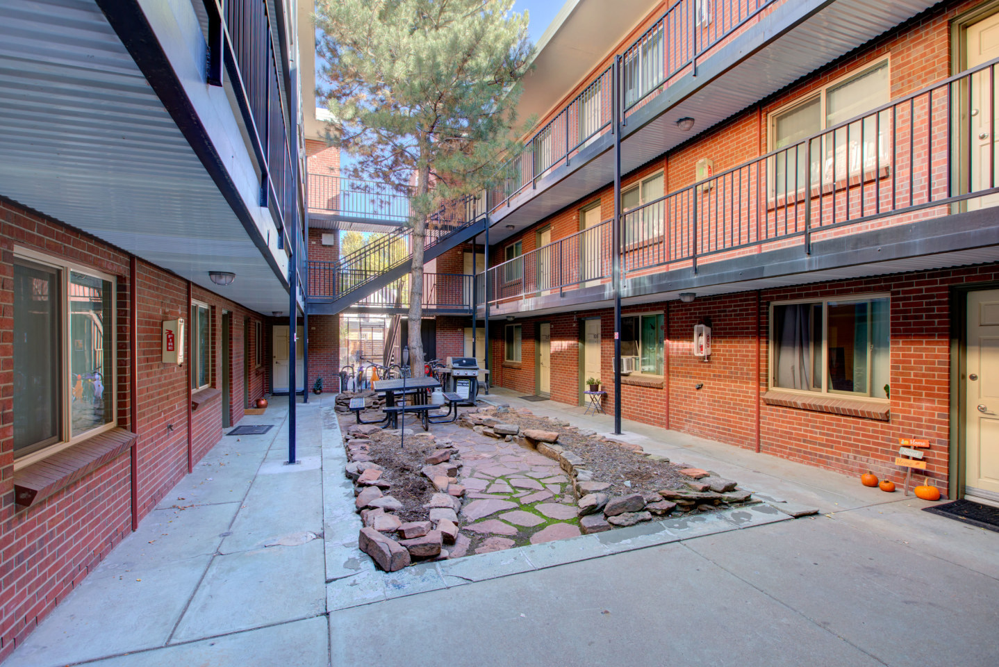 Logan Court Image 9
