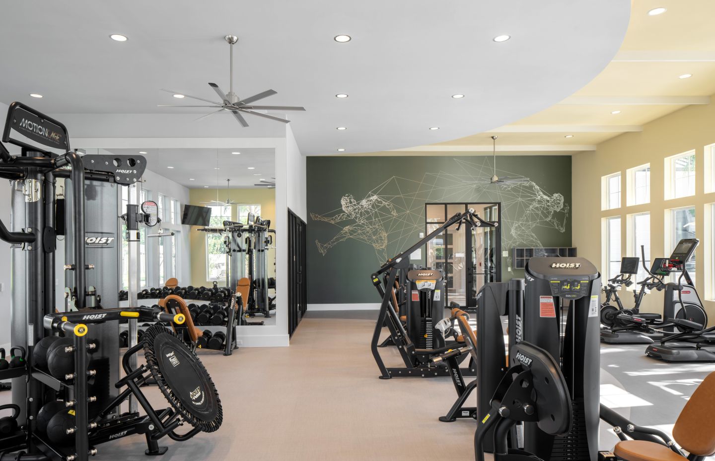 Aventon Meadows Image 16