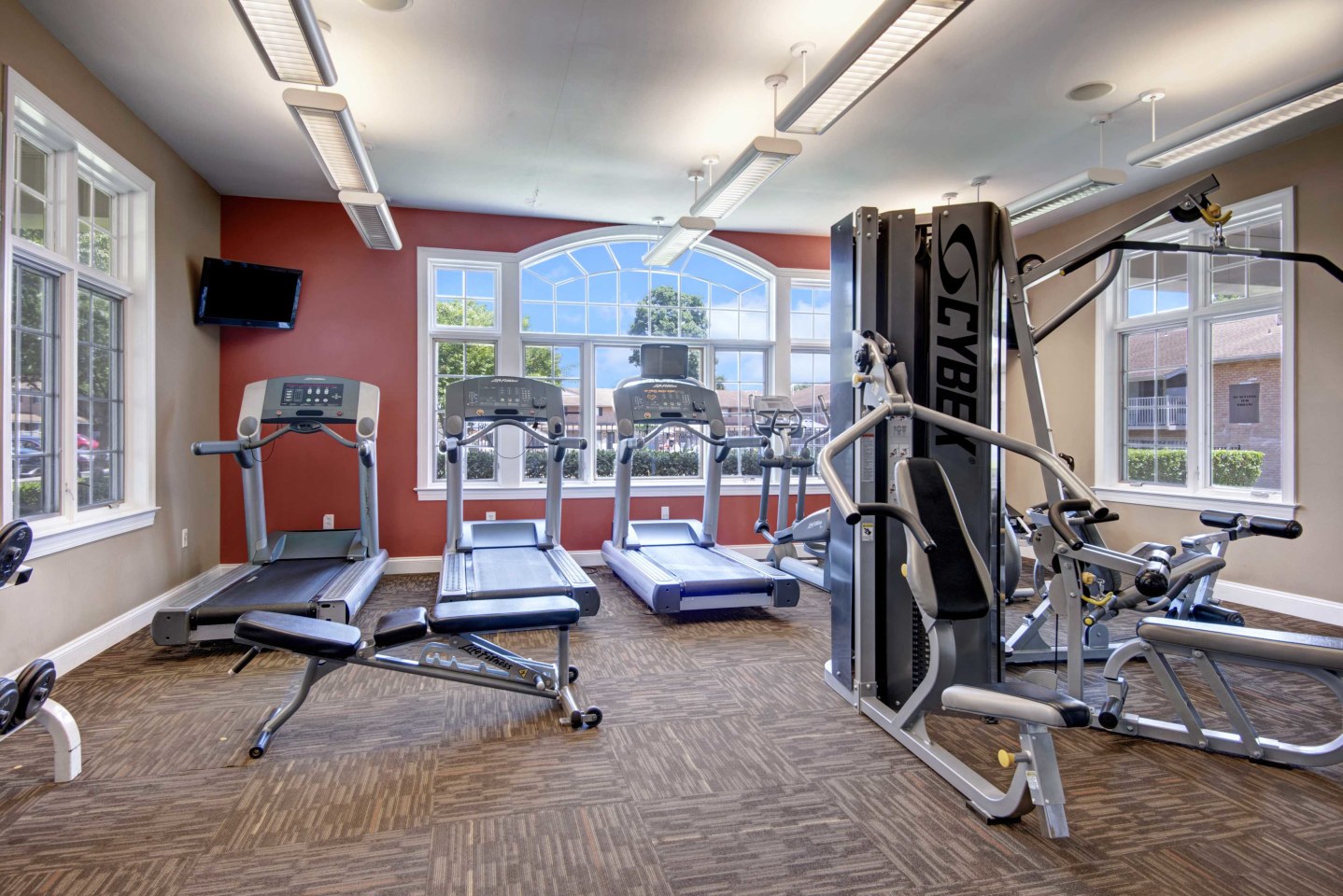 Golf Club Apartments and Townhomes Image 11