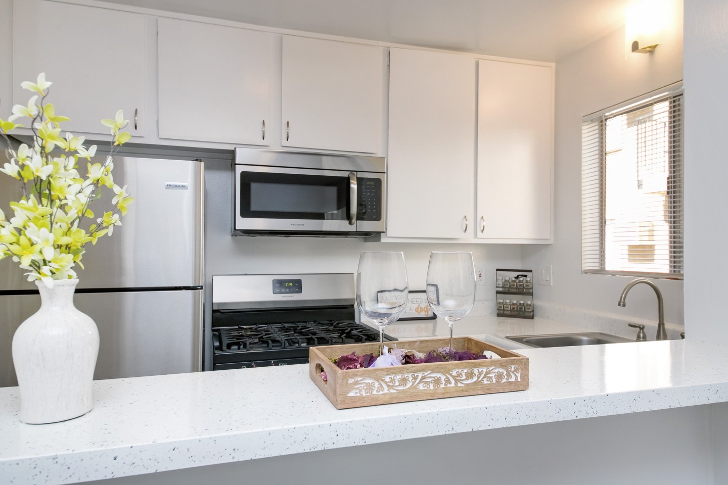 Racquet Club Apartments Image 19