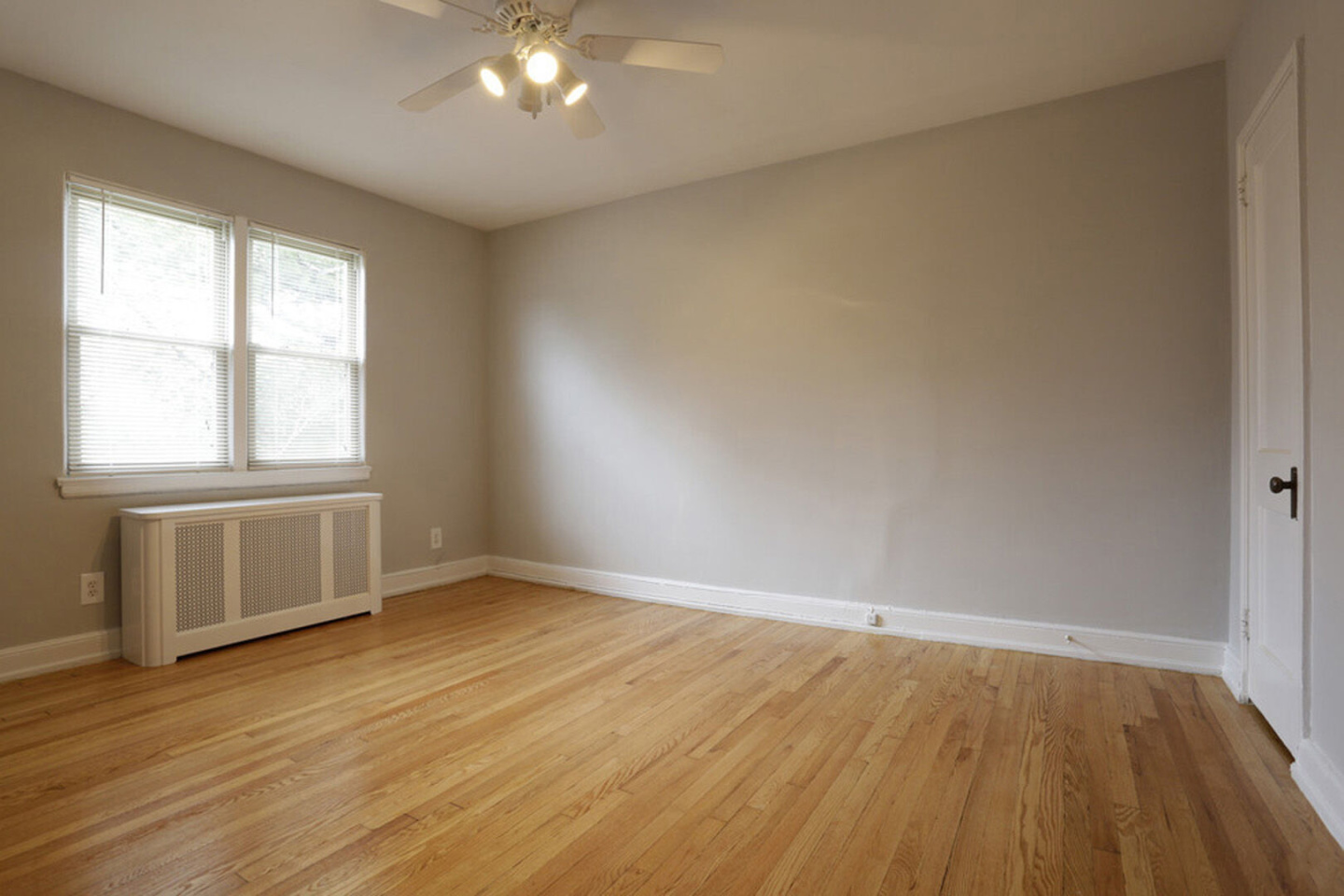 Montgomery Court Image 13