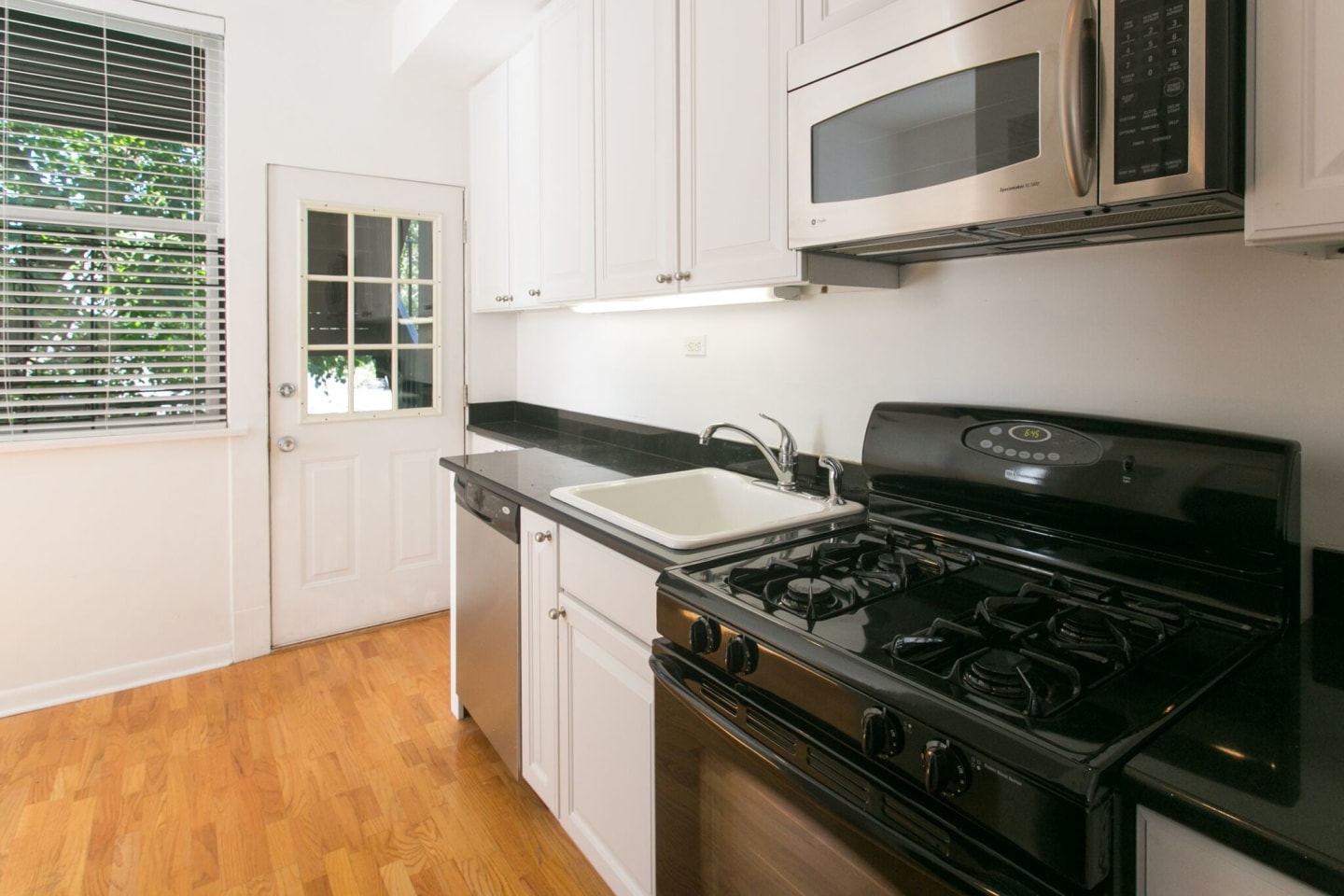 5532 S Kimbark Ave Image 12
