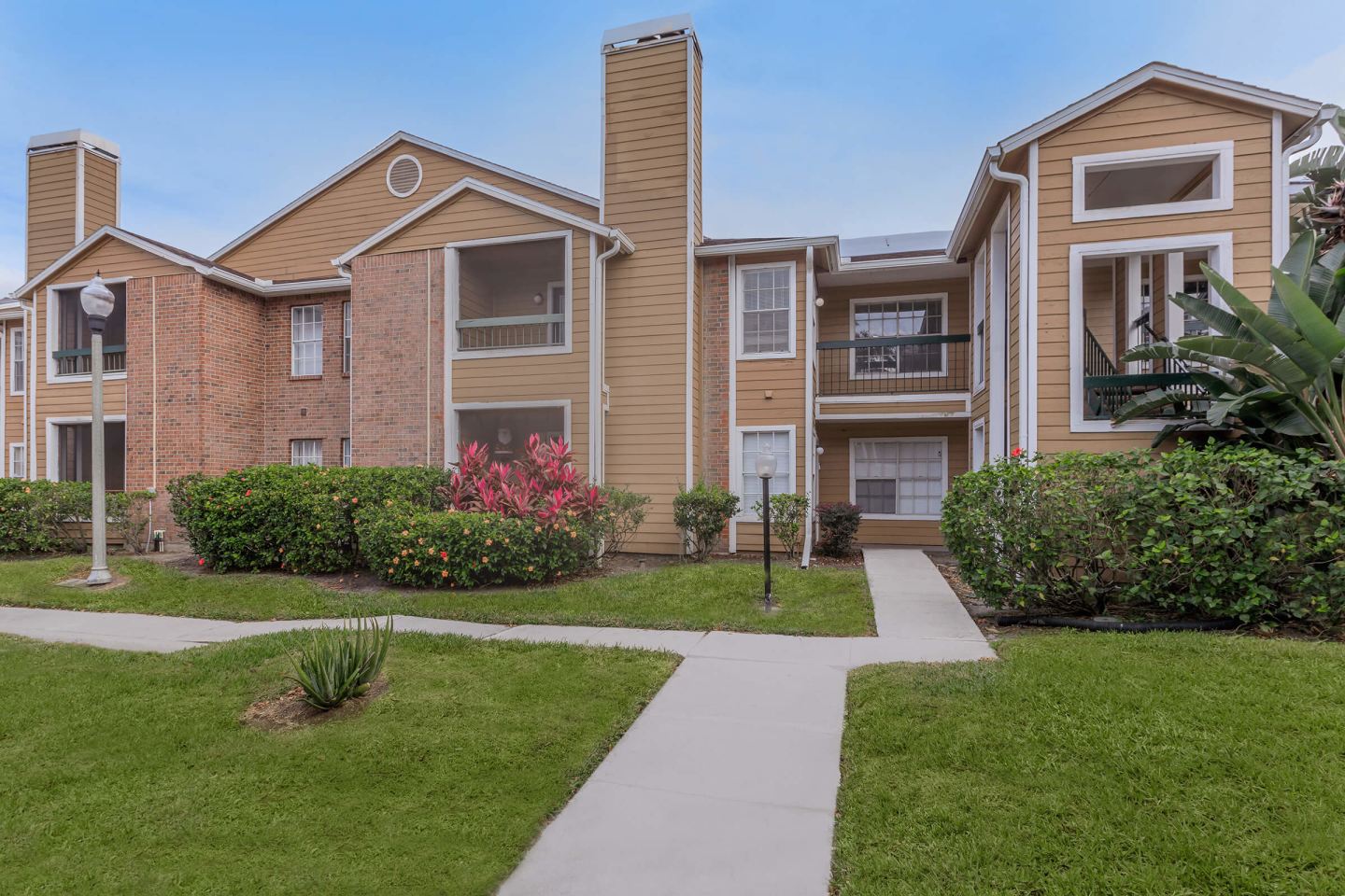 Regency Gardens Condos Image 1