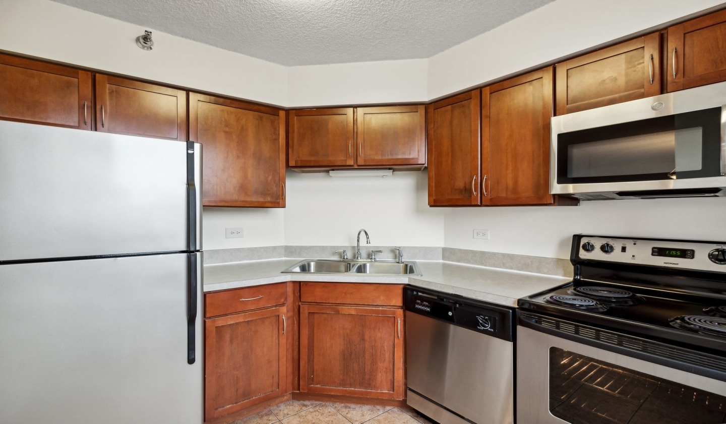 Evanston Place Apartments Image 9